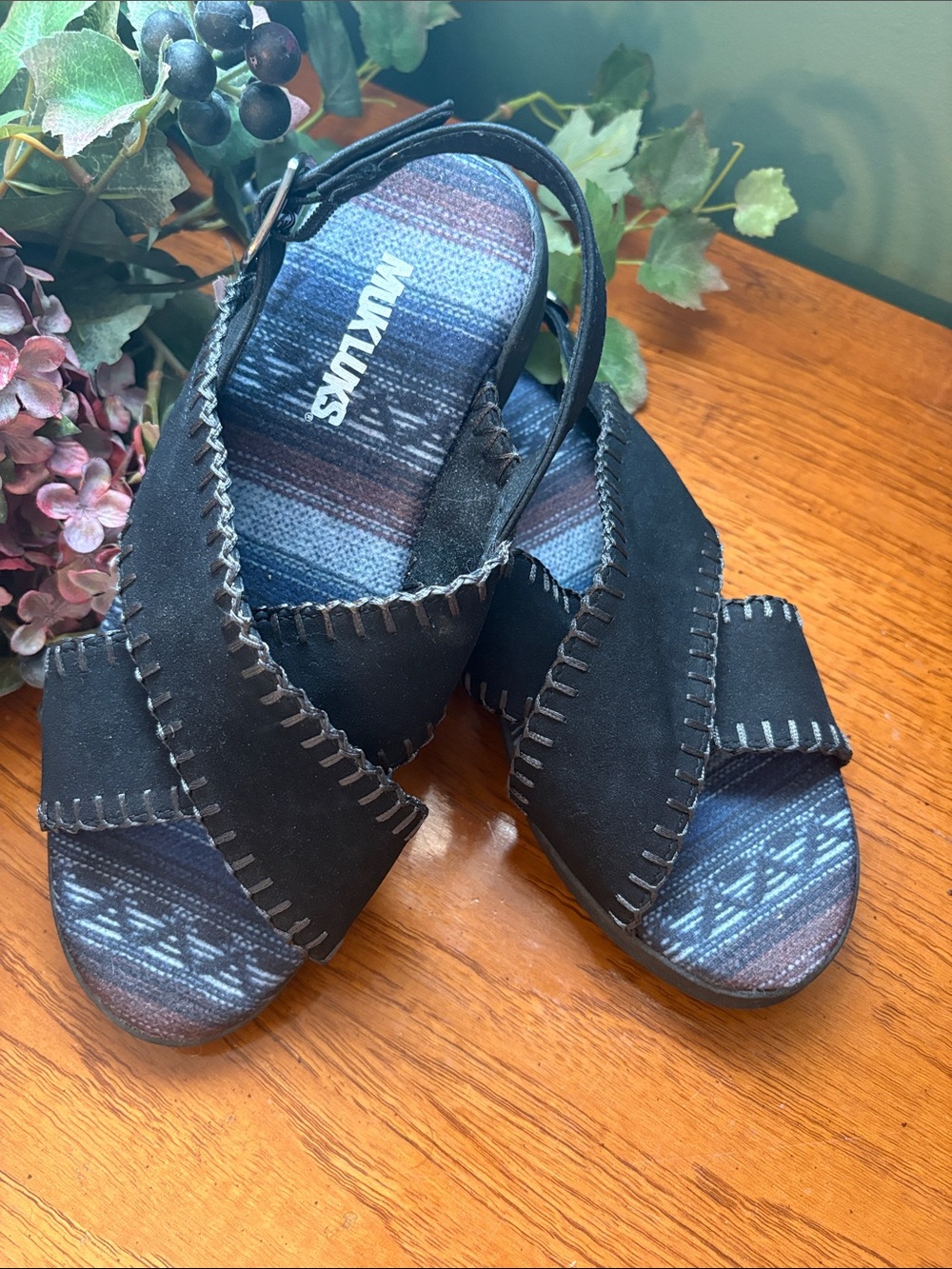 Muk Luks Black Crisscross Strap Sandals